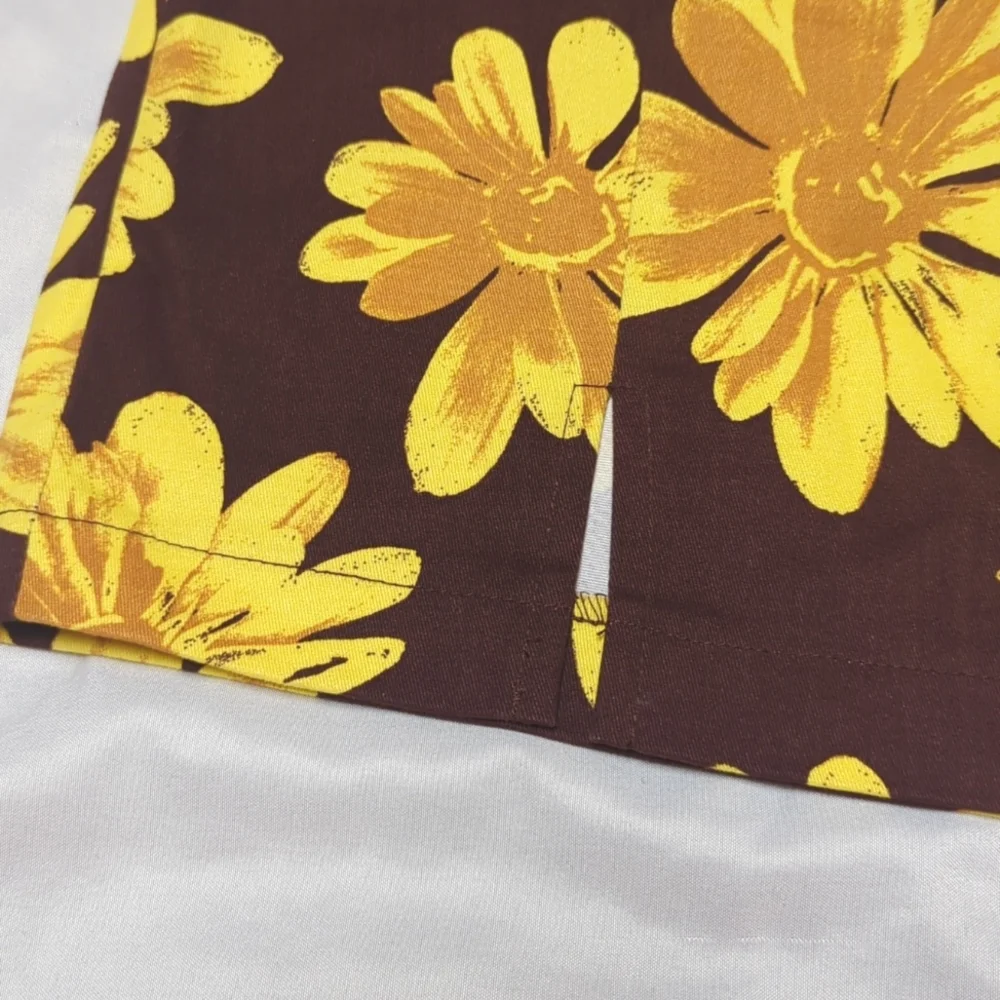 NWOT Chocolate Brown Mini Skirt Mod Flower Power Daisies